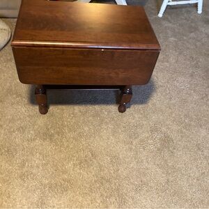 Vintage cherrywood small drop leaf end table